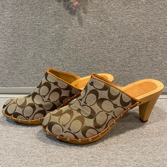 Coach Signature Clogs - Picture 6 of 8